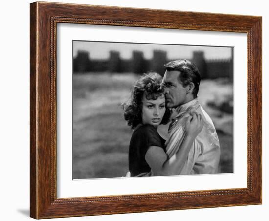 Sophia Loren and Cary Grant in 'The Pride and the Passion' by Stanley Kramer, 1957-null-Framed Giclee Print