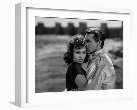 Sophia Loren and Cary Grant in 'The Pride and the Passion' by Stanley Kramer, 1957-null-Framed Giclee Print