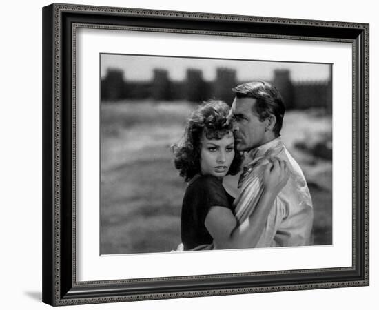 Sophia Loren and Cary Grant in 'The Pride and the Passion' by Stanley Kramer, 1957-null-Framed Giclee Print