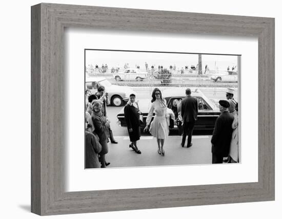 Sophia Loren Arrives at the Cinema Palace of Cannes-Mario de Biasi-Framed Photographic Print