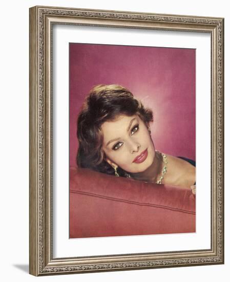 Sophia Loren Italian Film Actress in a Glamorous Pose-null-Framed Photographic Print