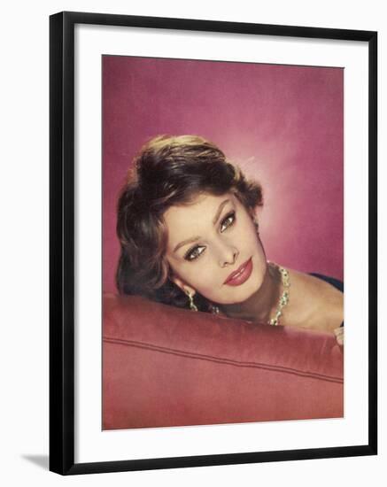 Sophia Loren Italian Film Actress in a Glamorous Pose-null-Framed Photographic Print