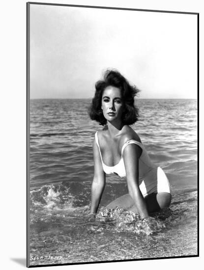 Soudain l'ete dernier SUDDENLY, LAST SUMMER, 1959 by JOSEPH L. MANKIEWICZ with Elizabeth Taylor (b/-null-Mounted Photo