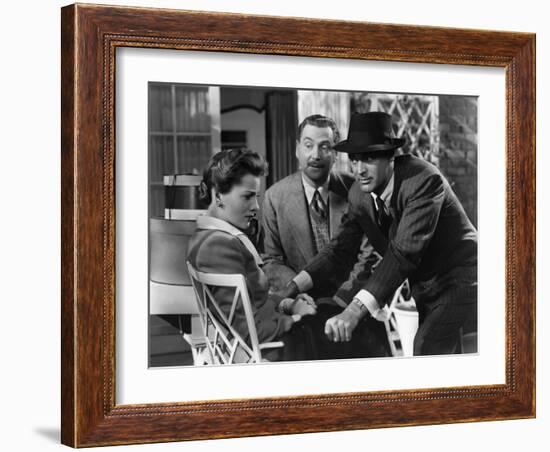 Soupcons SUSPICION by AlfredHitchcock with Joan Fontaine, Nigel Bruce and Cary Grant, 1941 (b/w pho-null-Framed Photo