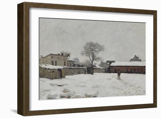 Sous la neige : cour de ferme à Marly-le-Roi (Yvelines)-Alfred Sisley-Framed Giclee Print