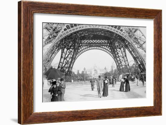 Sous la Tour Eiffel-null-Framed Giclee Print