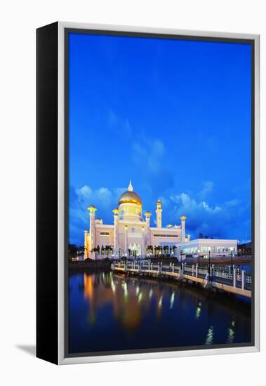 South East Asia, Kingdom of Brunei, Bandar Seri Begawan, Omar Ali Saifuddien Mosque-Christian Kober-Framed Premier Image Canvas