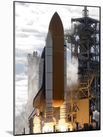 Space Shuttle Atlantis Lifts Off from its Launch Pad at Kennedy Space Center, Florida-null-Mounted Photographic Print