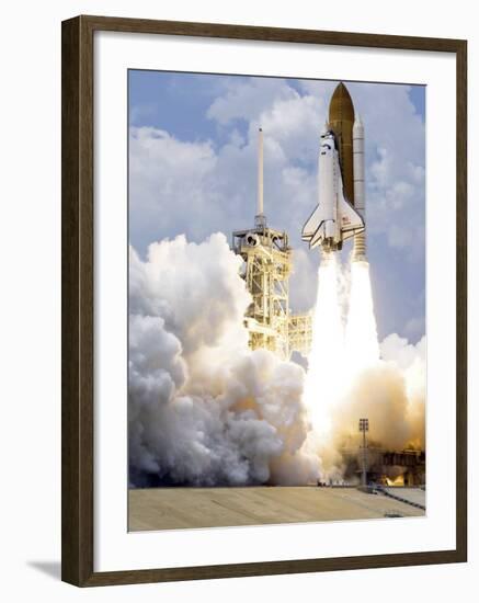 Space Shuttle Atlantis Lifts Off from its Launch Pad-null-Framed Photographic Print