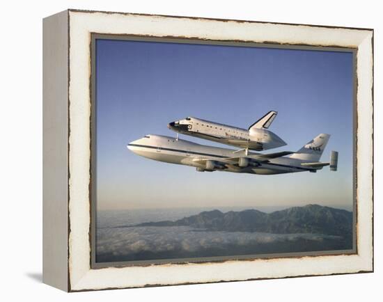 Space Shuttle Atlantis on Custom 747 Flies to Kennedy Space Center after Refurbishment, Sep 1, 1998-null-Framed Stretched Canvas