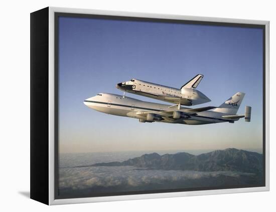 Space Shuttle Atlantis on Custom 747 Flies to Kennedy Space Center after Refurbishment, Sep 1, 1998-null-Framed Stretched Canvas