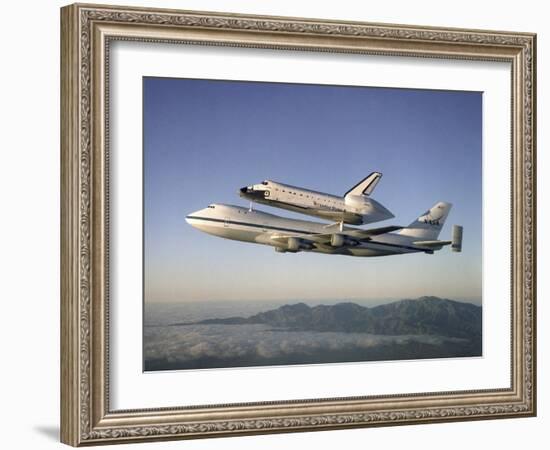 Space Shuttle Atlantis on Custom 747 Flies to Kennedy Space Center after Refurbishment, Sep 1, 1998-null-Framed Photo