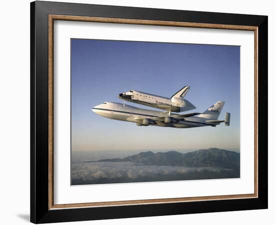 Space Shuttle Atlantis on Custom 747 Flies to Kennedy Space Center after Refurbishment, Sep 1, 1998-null-Framed Photo