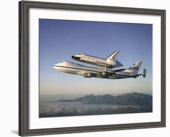 Space Shuttle Atlantis on Custom 747 Flies to Kennedy Space Center after Refurbishment, Sep 1, 1998-null-Framed Photo