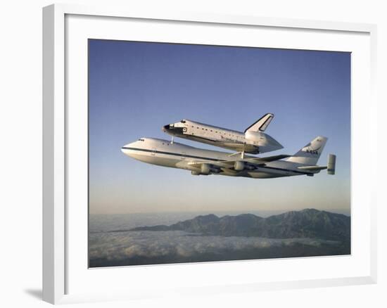 Space Shuttle Atlantis on Custom 747 Flies to Kennedy Space Center after Refurbishment, Sep 1, 1998-null-Framed Photo