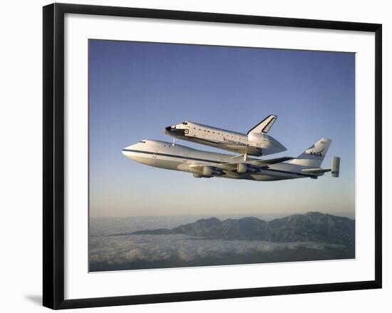 Space Shuttle Atlantis on Custom 747 Flies to Kennedy Space Center after Refurbishment, Sep 1, 1998-null-Framed Photo