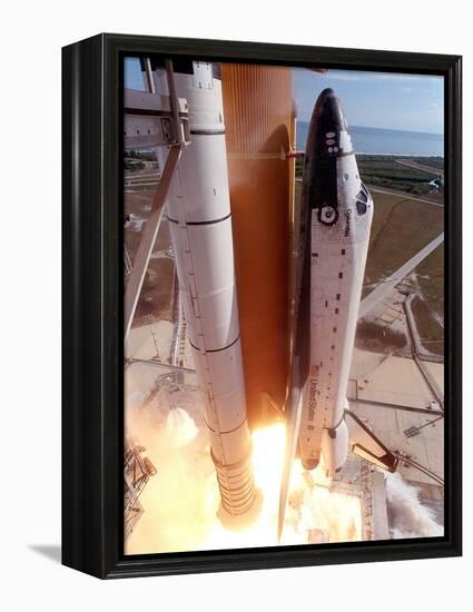 Space Shuttle Columbia Lifts Off the Launch Pad-null-Framed Stretched Canvas