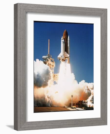 Space Shuttle Columbia-null-Framed Photographic Print