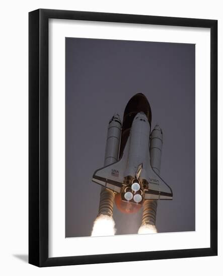 Space Shuttle Discovery Launched with Hubble Space Telescope in its Cargo Bay, April 24, 1990-null-Framed Photo