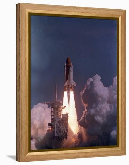 Space Shuttle Discovery Lifts Off-null-Framed Premier Image Canvas