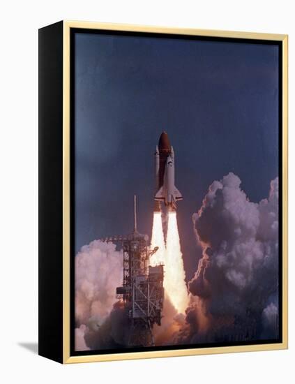 Space Shuttle Discovery Lifts Off-null-Framed Premier Image Canvas