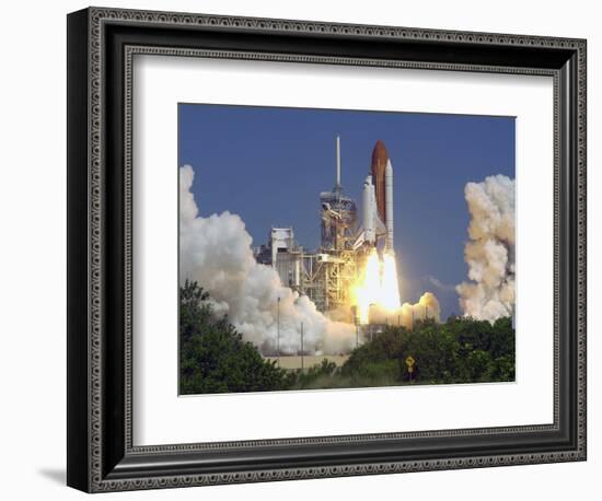 Space Shuttle Discovery-Paul Kizzle-Framed Photographic Print