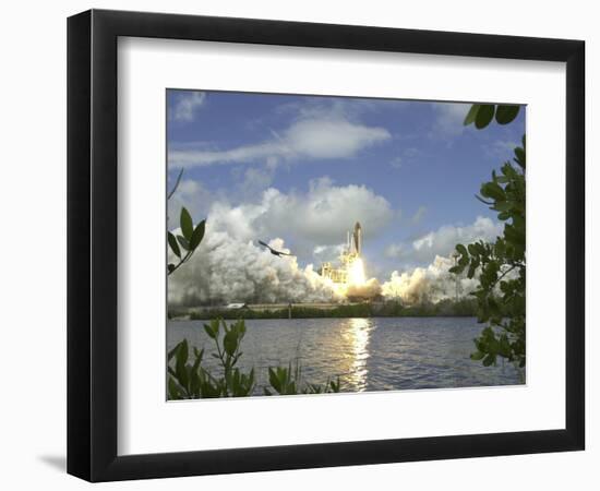 Space Shuttle-John Raoux-Framed Photographic Print