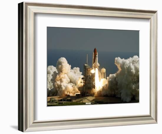 Space Shuttle-John Raoux-Framed Photographic Print