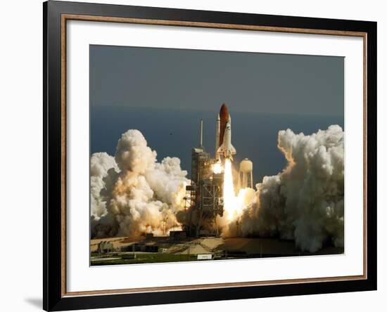 Space Shuttle-John Raoux-Framed Photographic Print