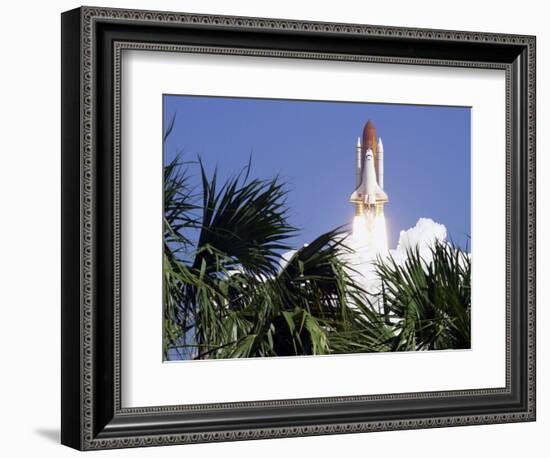 Space Shuttle-John Raoux-Framed Photographic Print