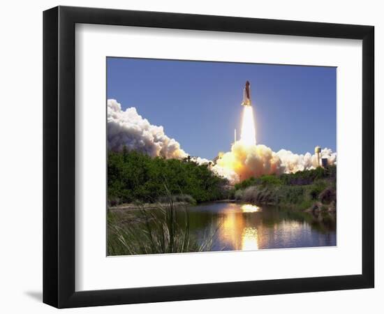 Space Shuttle-John Raoux-Framed Photographic Print