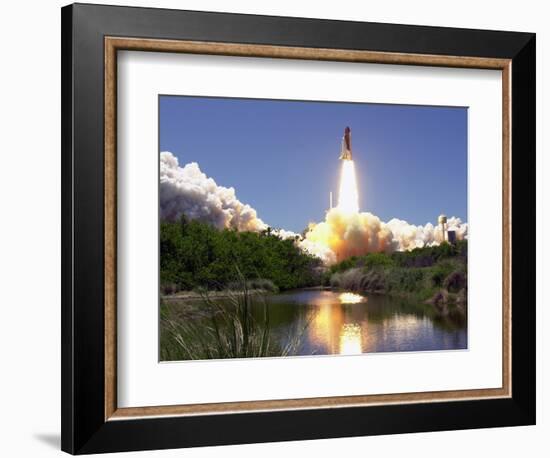 Space Shuttle-John Raoux-Framed Photographic Print