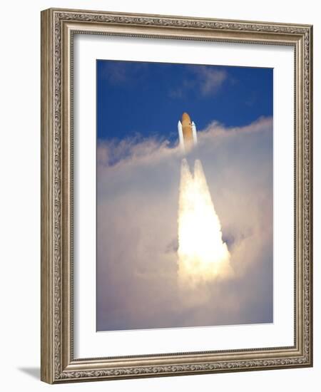 Space Shuttle-Alan Diaz-Framed Photographic Print