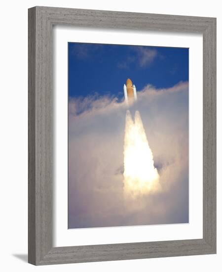 Space Shuttle-Alan Diaz-Framed Photographic Print