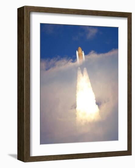 Space Shuttle-Alan Diaz-Framed Photographic Print