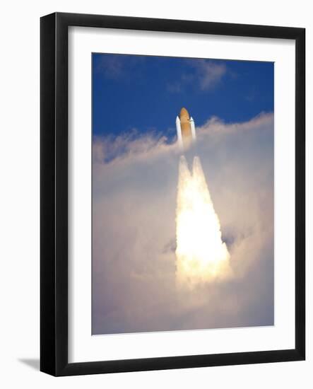Space Shuttle-Alan Diaz-Framed Photographic Print