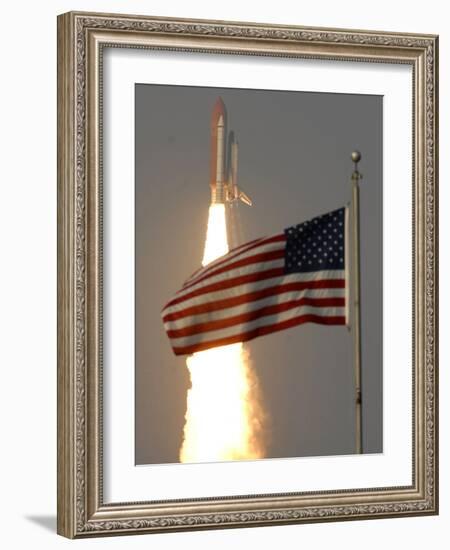 Space Shuttle-Paul Kizzle-Framed Photographic Print