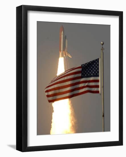 Space Shuttle-Paul Kizzle-Framed Photographic Print