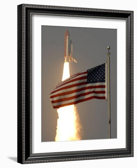 Space Shuttle-Paul Kizzle-Framed Photographic Print