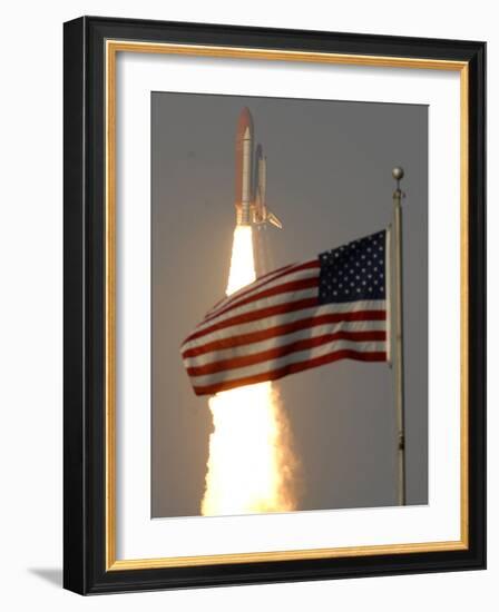 Space Shuttle-Paul Kizzle-Framed Photographic Print