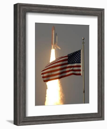 Space Shuttle-Paul Kizzle-Framed Photographic Print