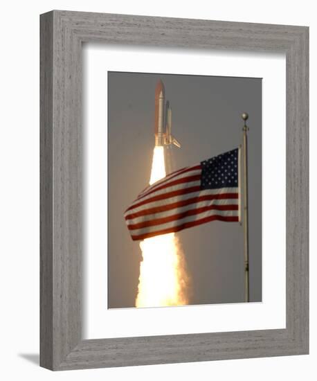 Space Shuttle-Paul Kizzle-Framed Photographic Print