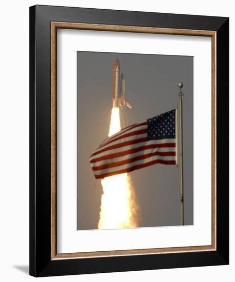 Space Shuttle-Paul Kizzle-Framed Photographic Print