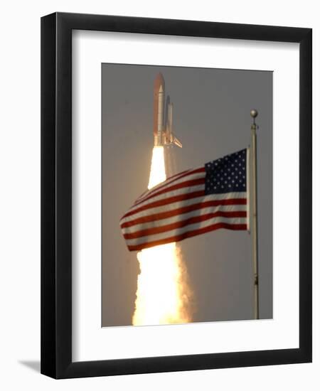 Space Shuttle-Paul Kizzle-Framed Photographic Print