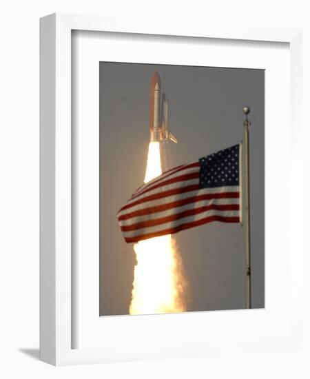 Space Shuttle-Paul Kizzle-Framed Photographic Print