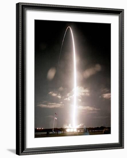 Space Shuttle-Paul Kizzle-Framed Photographic Print