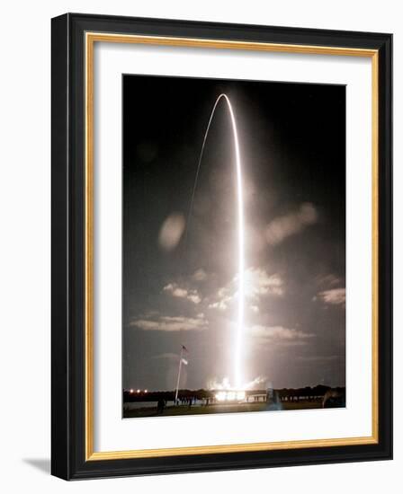 Space Shuttle-Paul Kizzle-Framed Photographic Print