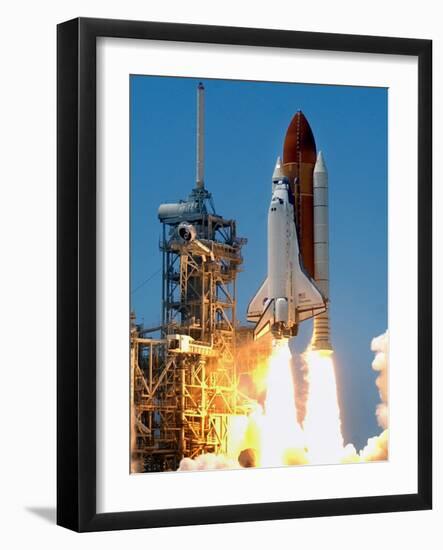 Space Shuttle-John Raoux-Framed Photographic Print