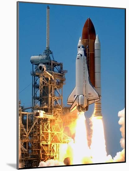 Space Shuttle-John Raoux-Mounted Photographic Print