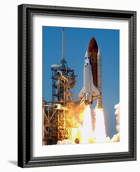 Space Shuttle-John Raoux-Framed Photographic Print